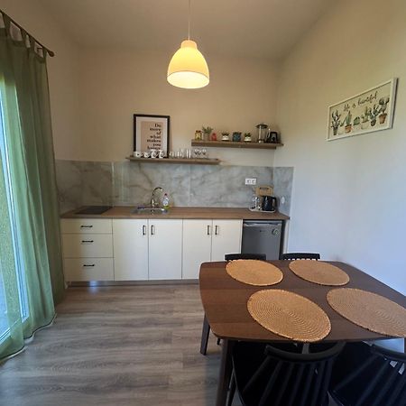 Olive Garden Studios & Apartments 阿查拉维 外观 照片