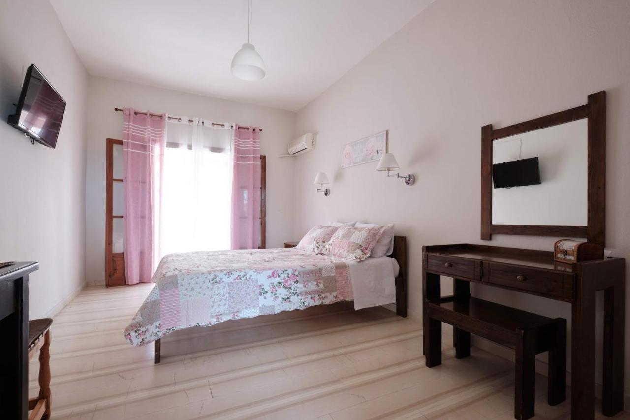 Olive Garden Studios & Apartments 阿查拉维 外观 照片